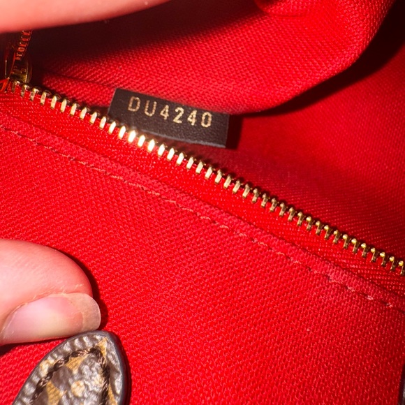 Louis Vuitton OnTheGo GM Reverse Monogram - Picture 12 of 14